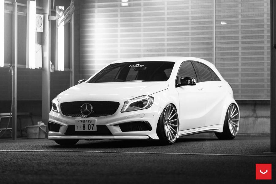  Mercedes-AMG A45 by Hamana Japan on Vossen Wheels 2015 года  (фото 1 из 22)